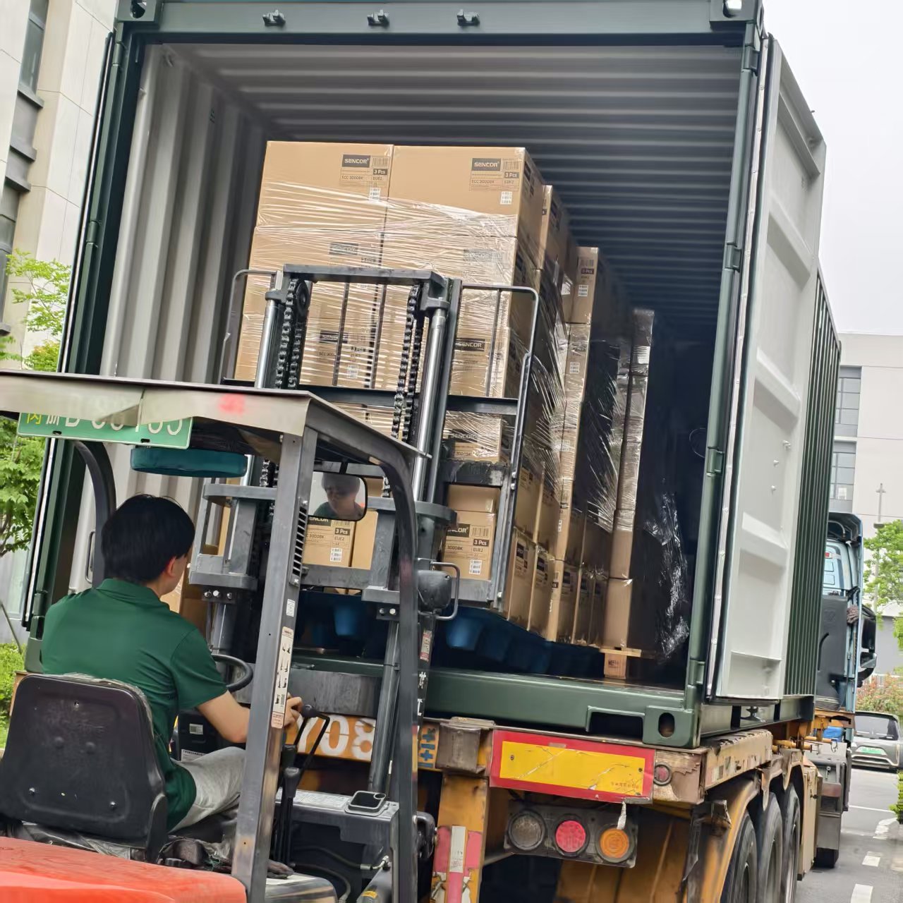 Kuinka ammattimainen kahvinkeitintehdas varmistaa turvallisen ja oikea-aikaisen konttilähetyksen maailmanlaajuisille ostajille? Kuinka ammattimainen kahvinkeitintehdas varmistaa turvallisen ja oikea-aikaisen konttilähetyksen maailmanlaajuisille ostajille?